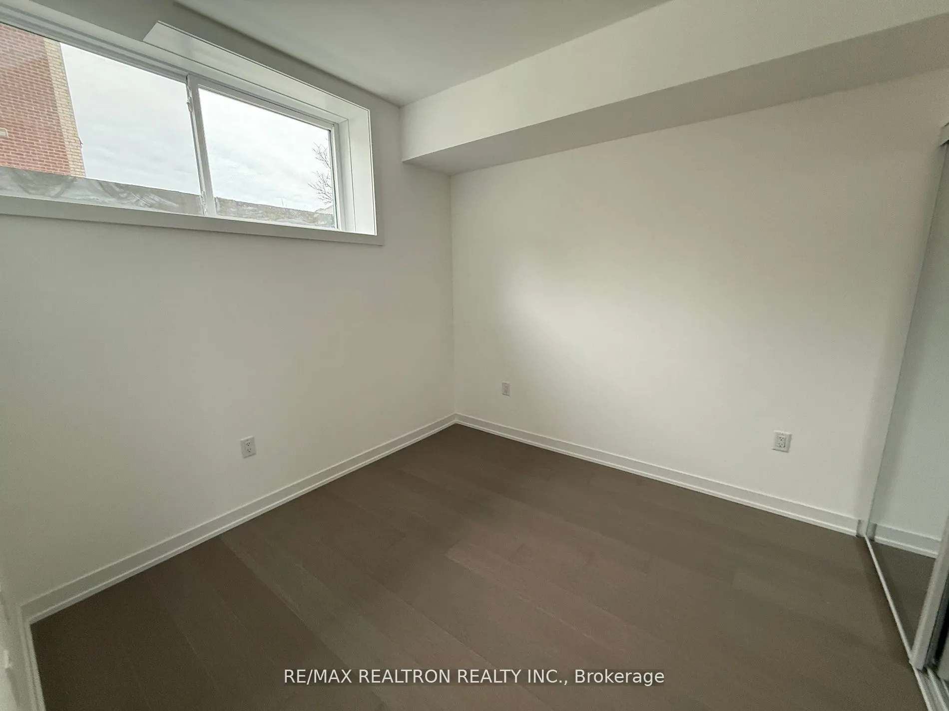 184 Angus Drive N, #5