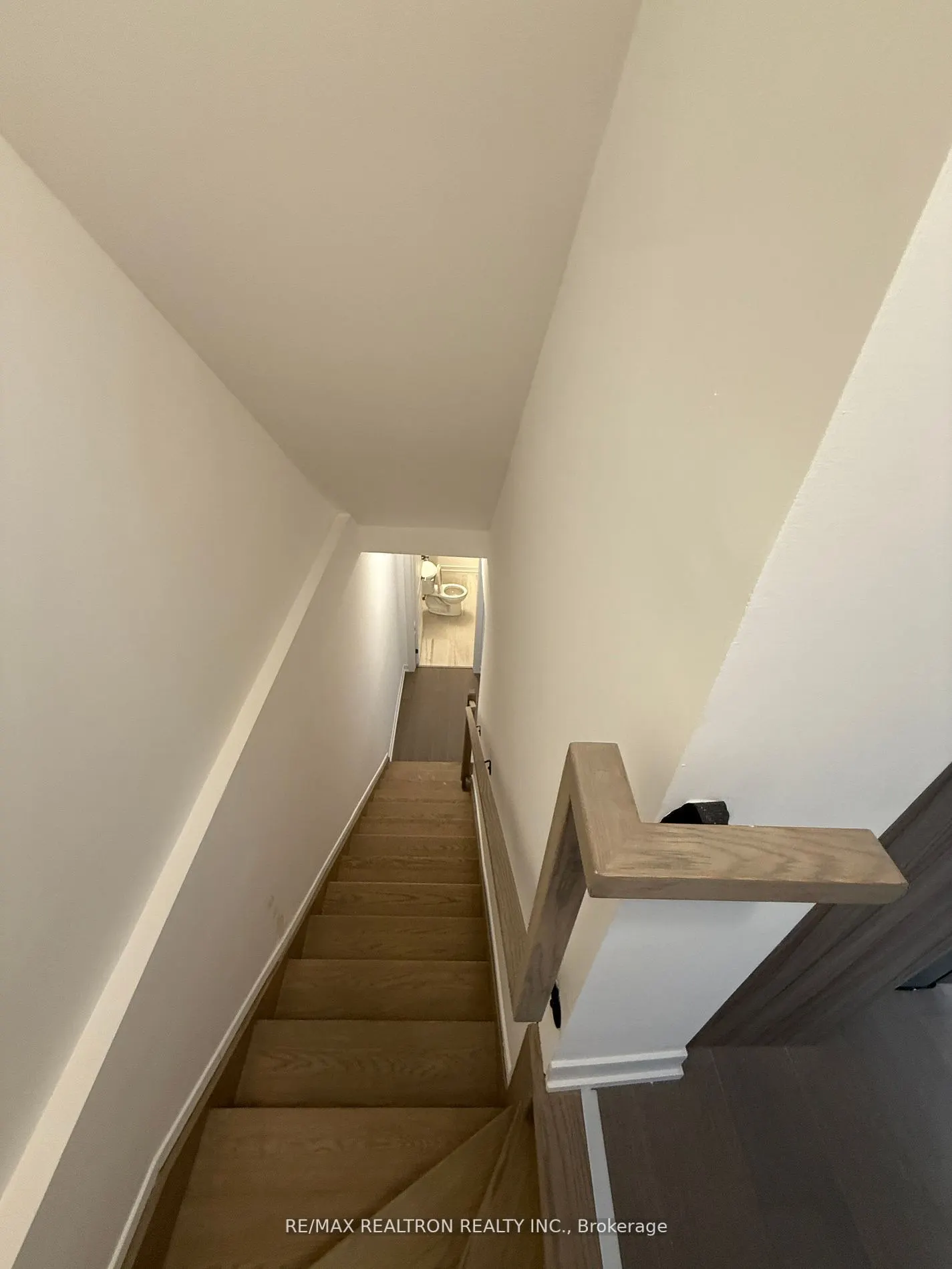 184 Angus Drive N, #5