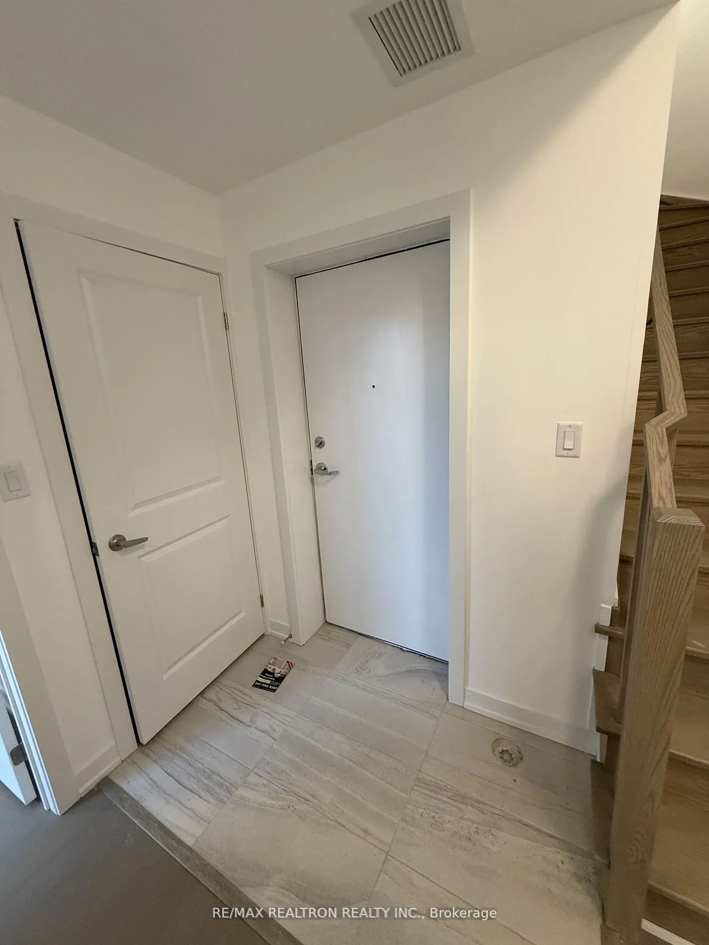 184 Angus Drive N, #5