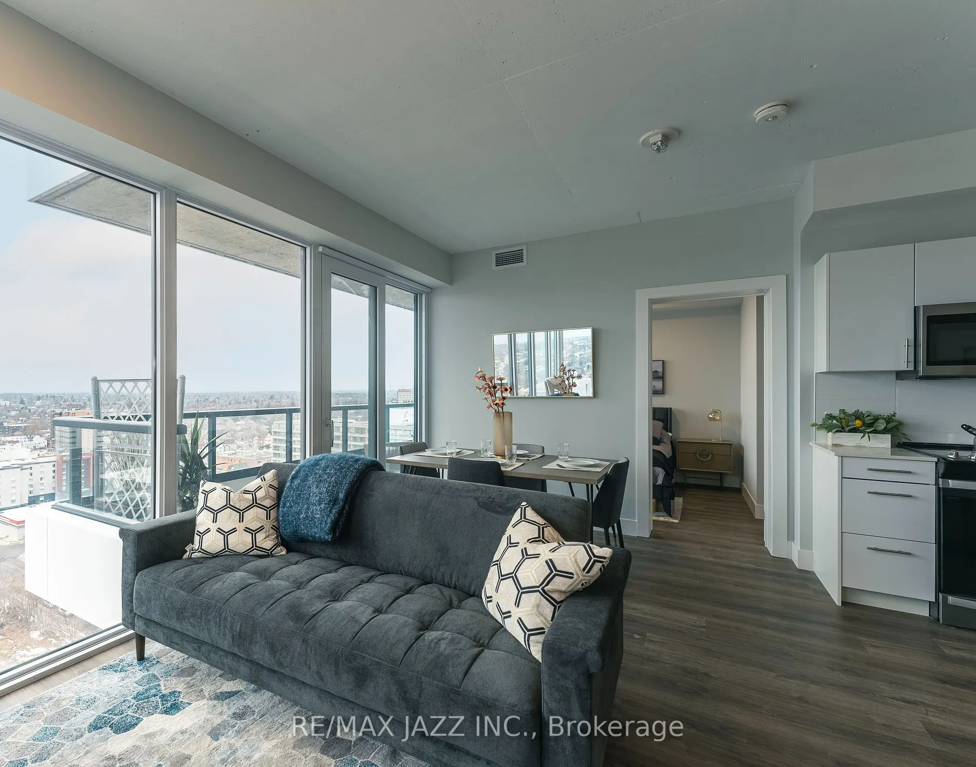 80 Bond Street E, #1501