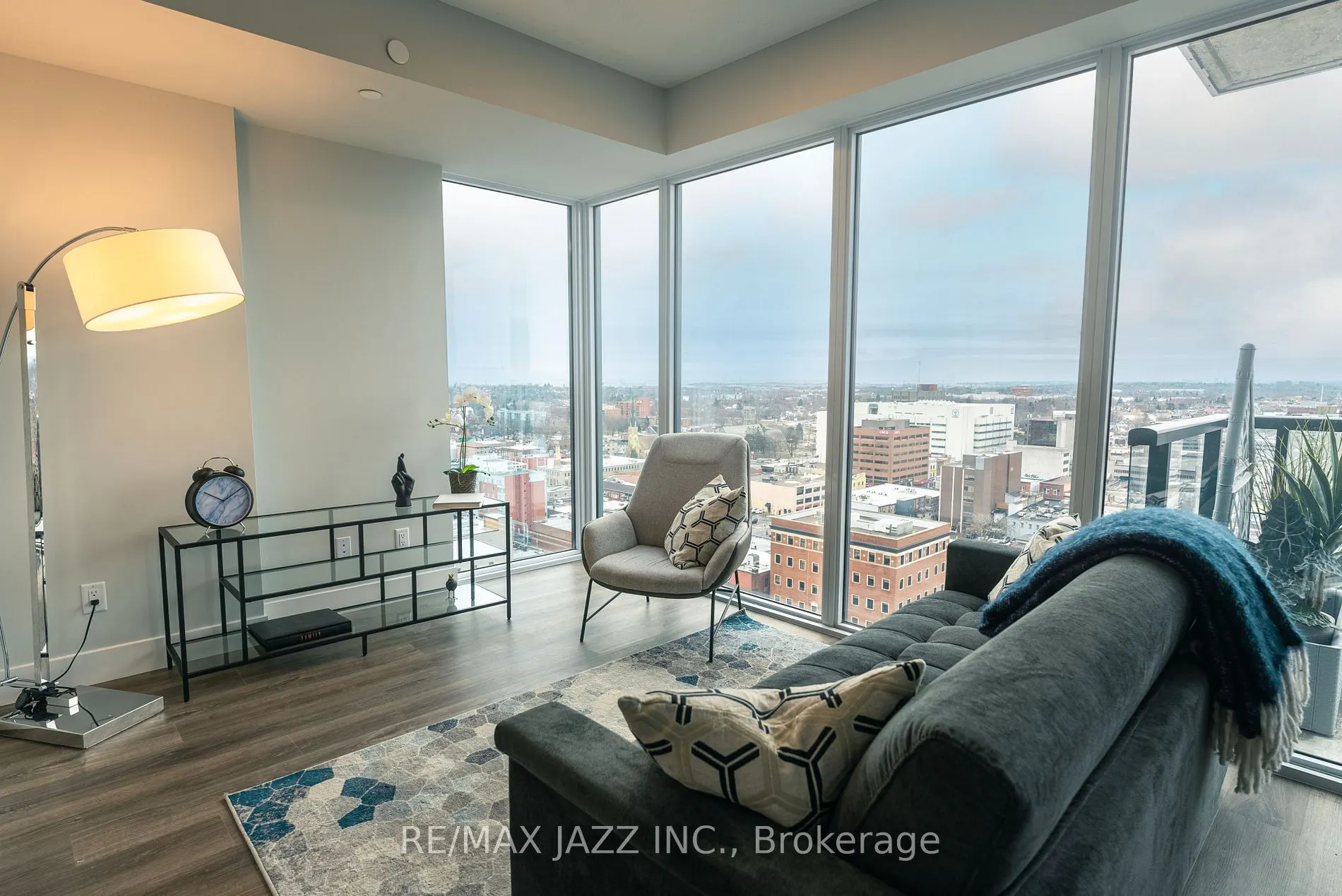 80 Bond Street E, #1501