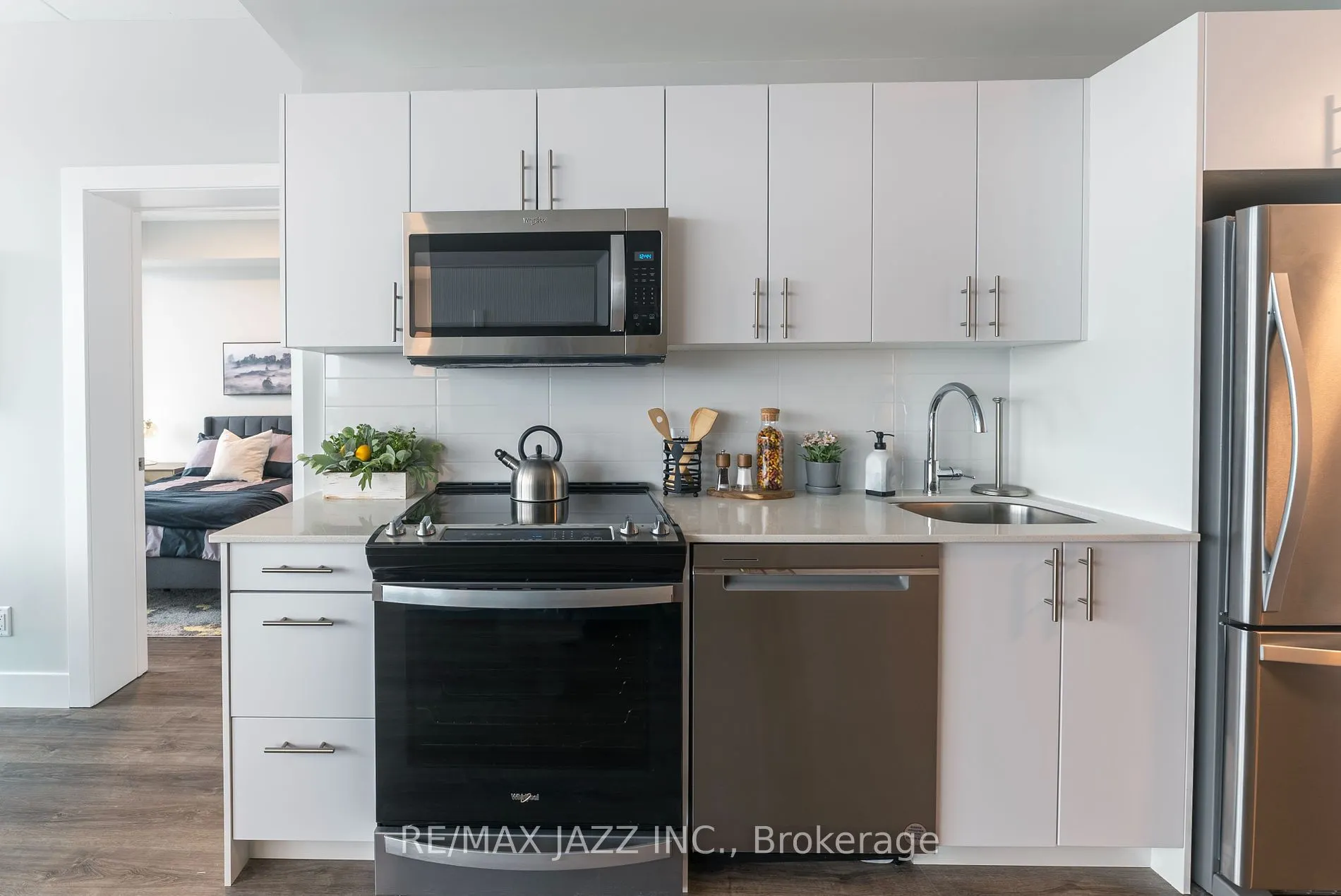 80 Bond Street E, #1501