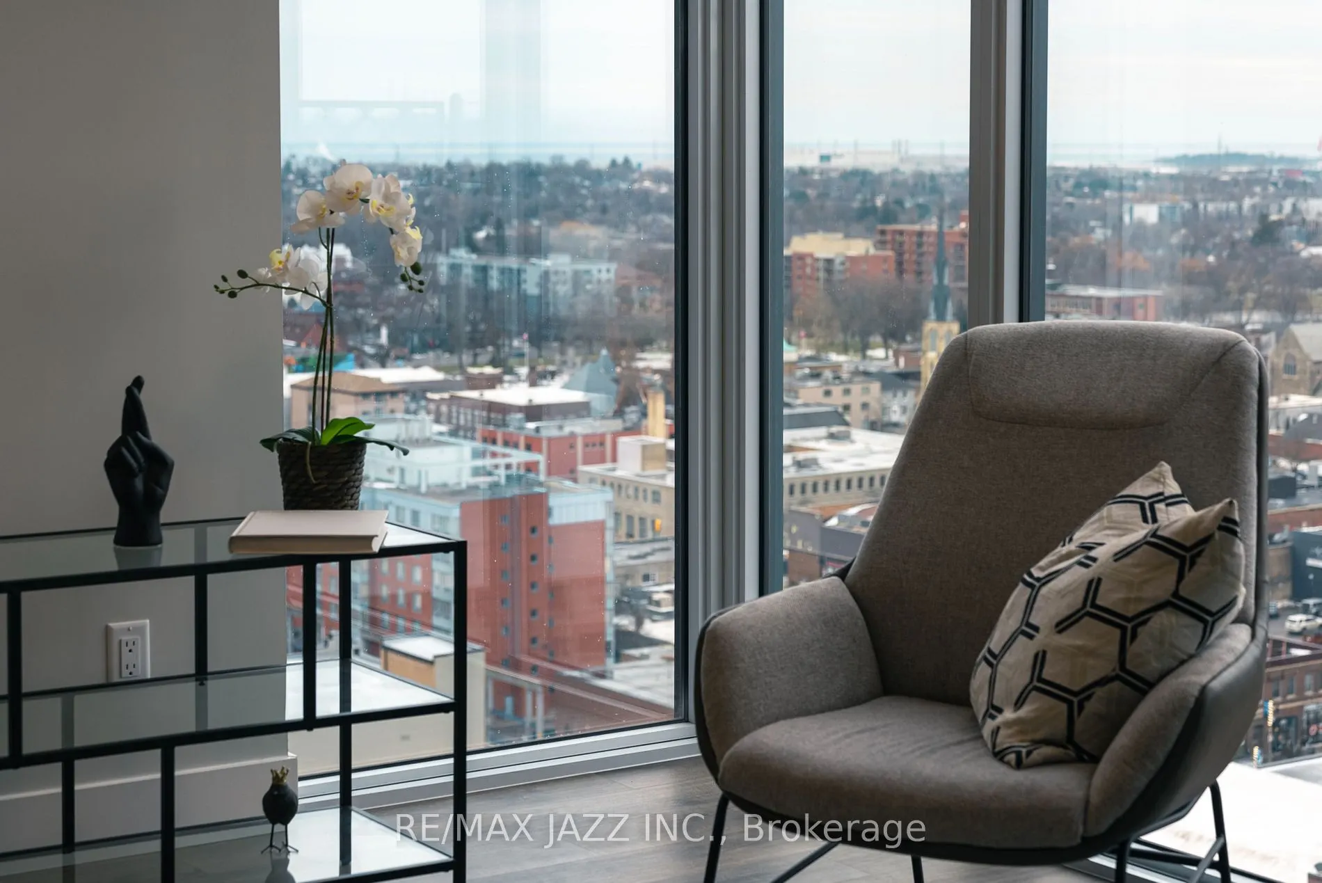 80 Bond Street E, #1501