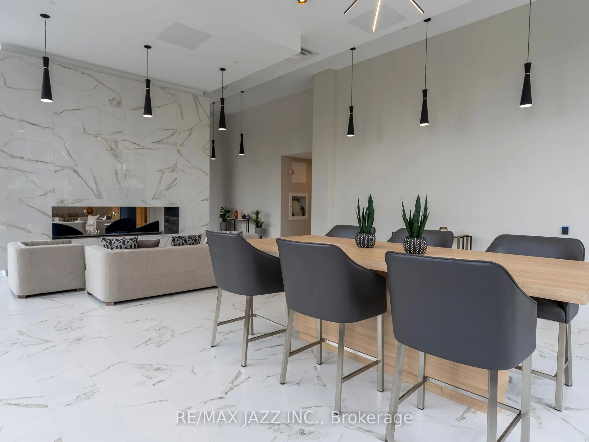 80 Bond Street E, #1501