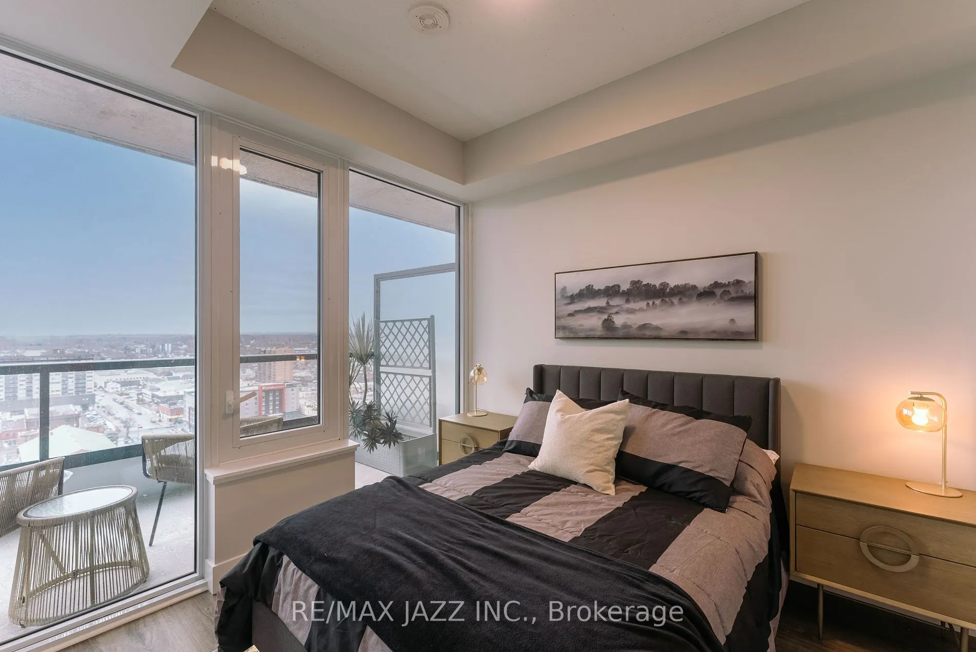 80 Bond Street E, #1501