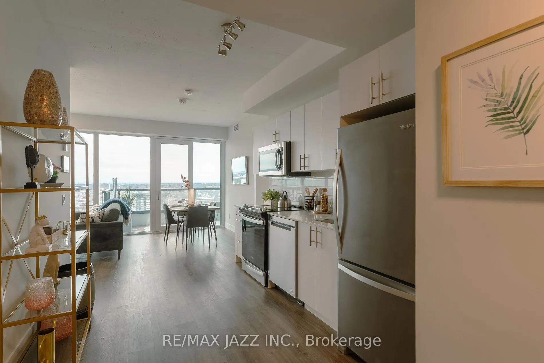 80 Bond Street E, #1501