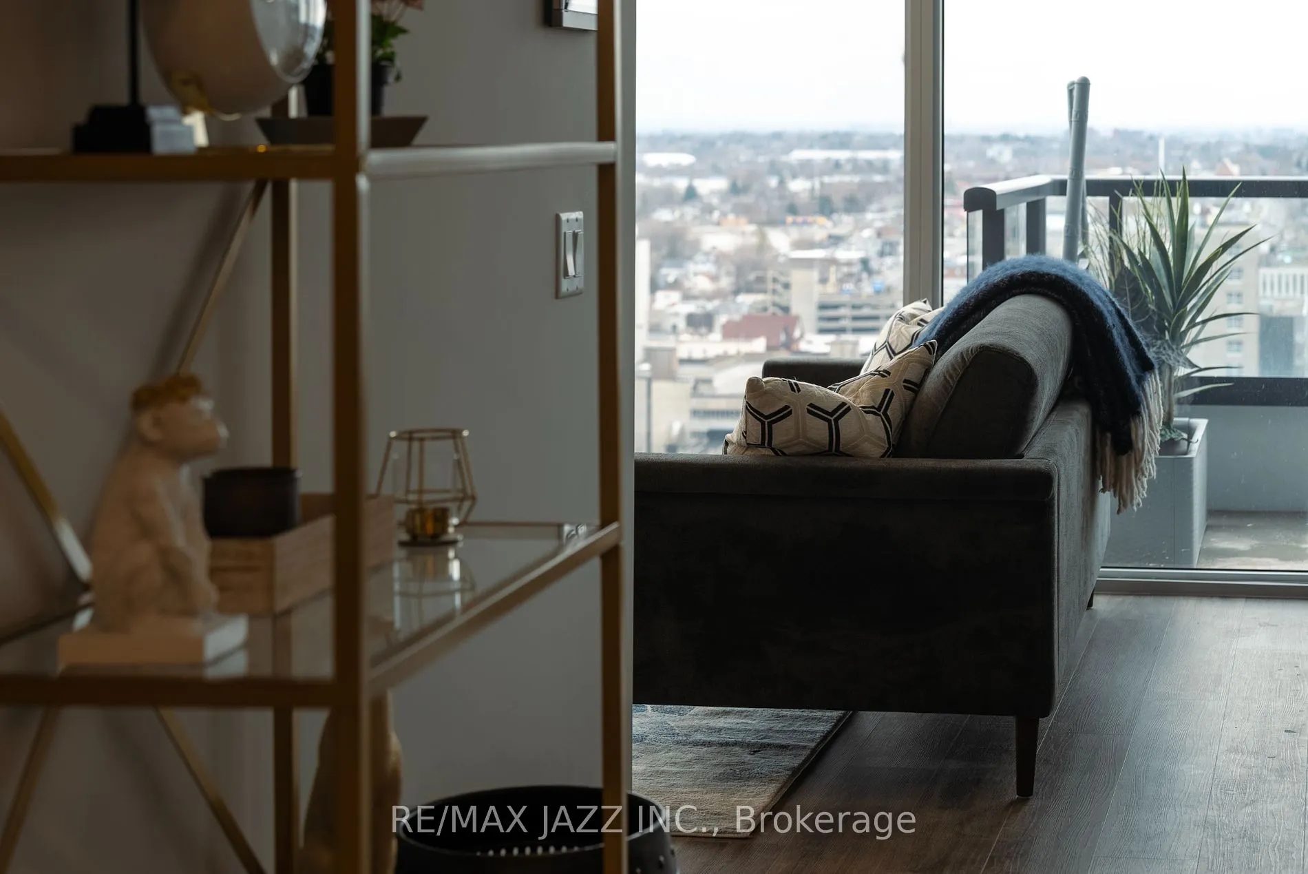 80 Bond Street E, #1501