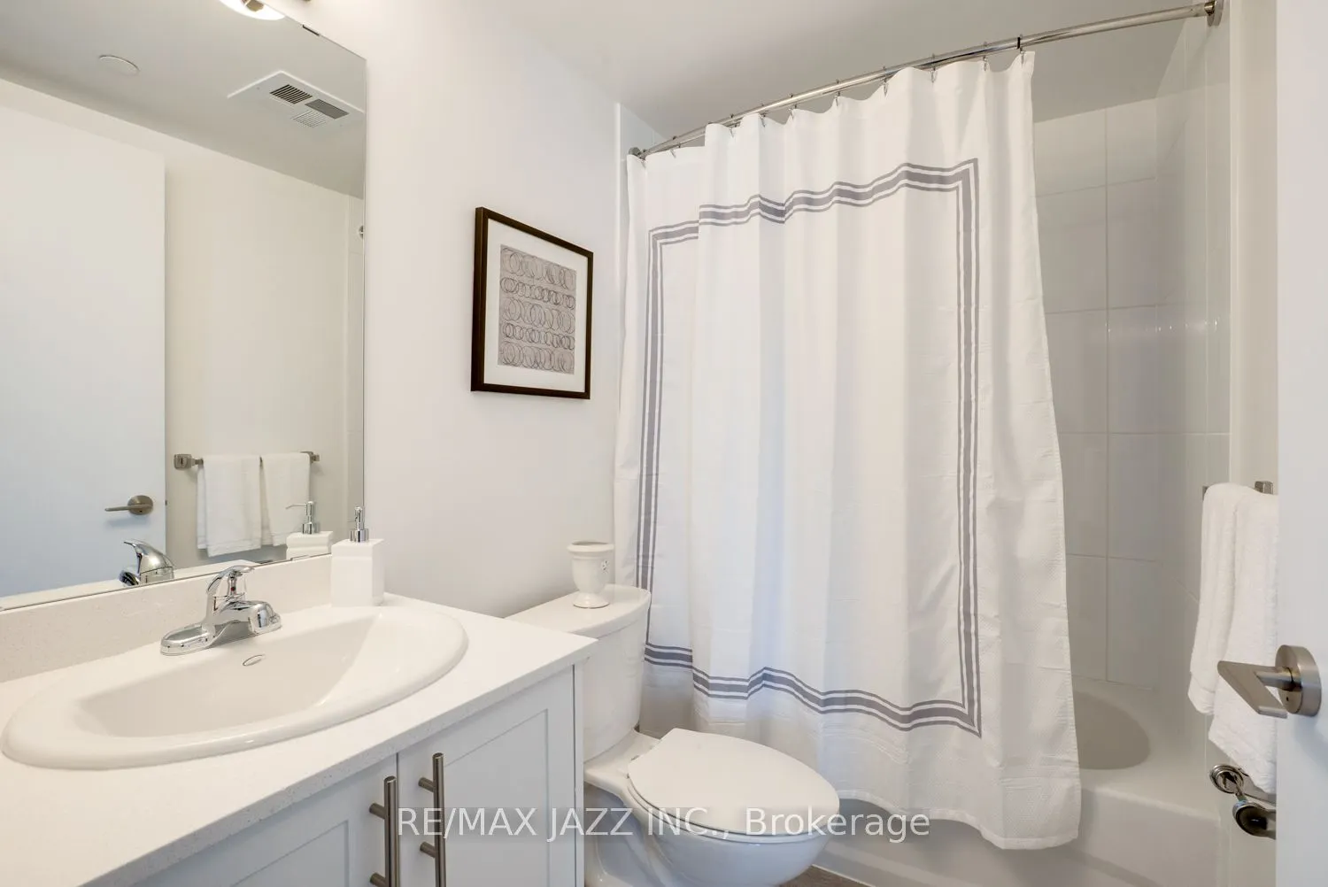 100 Bond Street E, #1206
