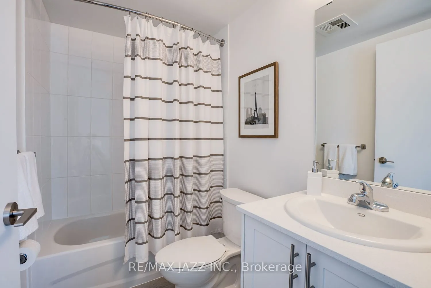 100 Bond Street E, #1206