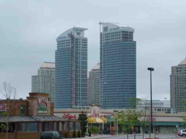 36 Lee Centre Dr, #2515