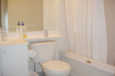 1 Lee Centre Dr, #1601