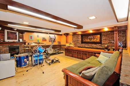 84 Blantyre Ave