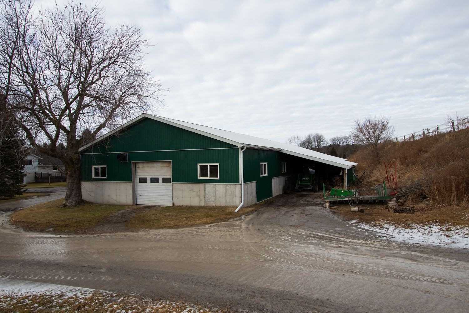 1545 Regional Rd 42 Rd, (MLS® E4662314) See this detached house