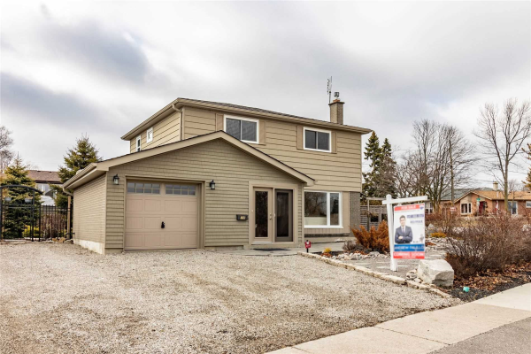 730 Breezy Dr, Pickering