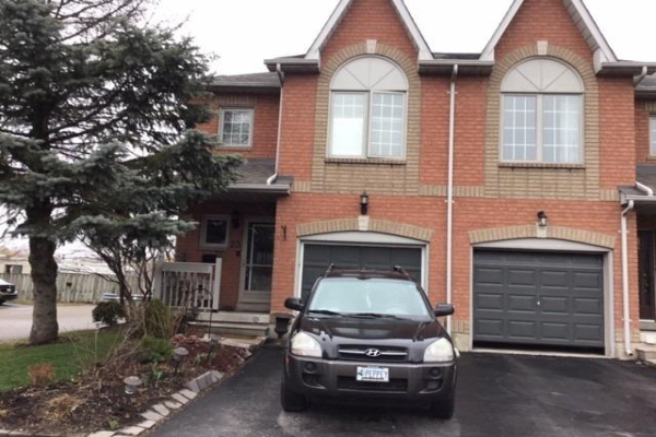 1867 Kingston Rd, Pickering
