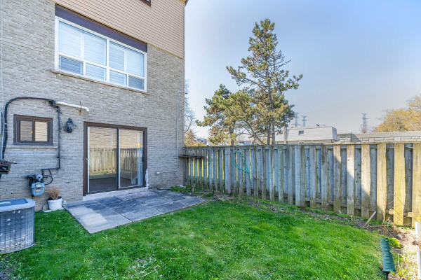 1945 Denmar Rd, Pickering