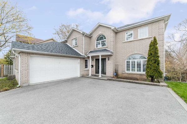 1920 Liverpool Rd, Pickering