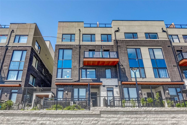 1555 Kingston Rd E, Pickering