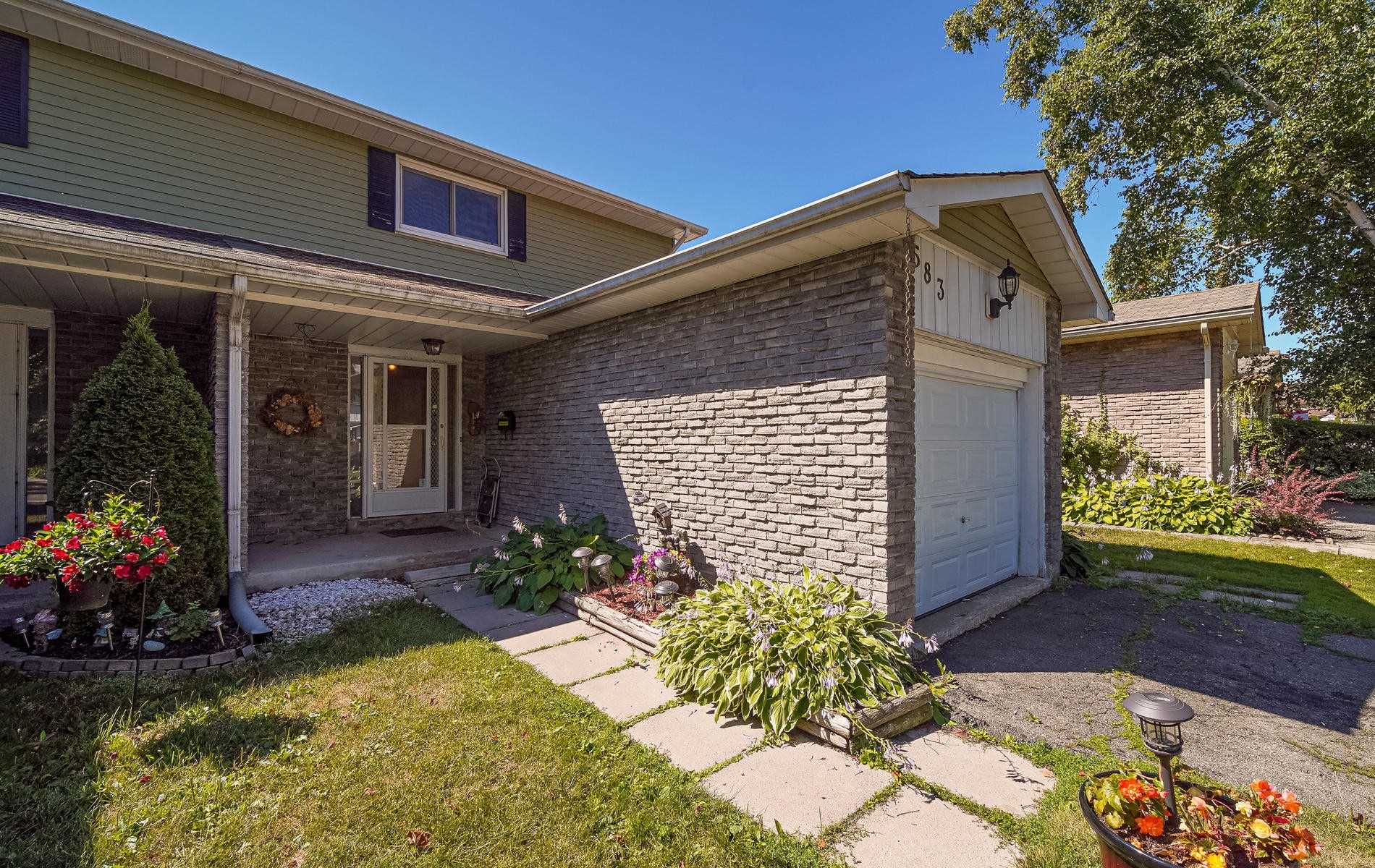 Lakeview Ave (MLS® E4847853) See this semidetached house for sale