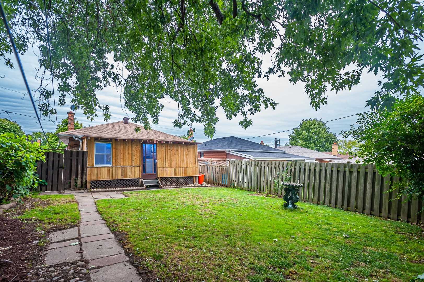 379 Sharon Ave, (MLS® E4907522) See this detached house for sale