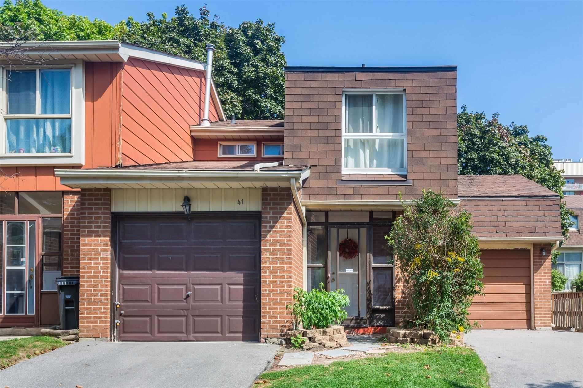 Dundalk Dr (MLS® E4913975) See this condo townhouse for sale in