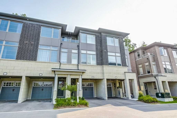 384 Arctic Red Dr, Oshawa