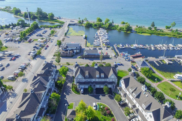 1295 Wharf St, Pickering