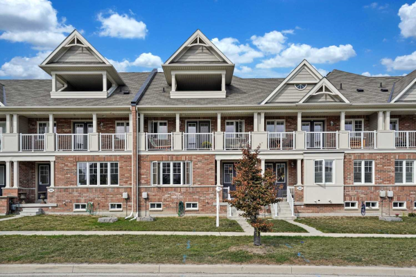 324 Lakebreeze Dr, Clarington