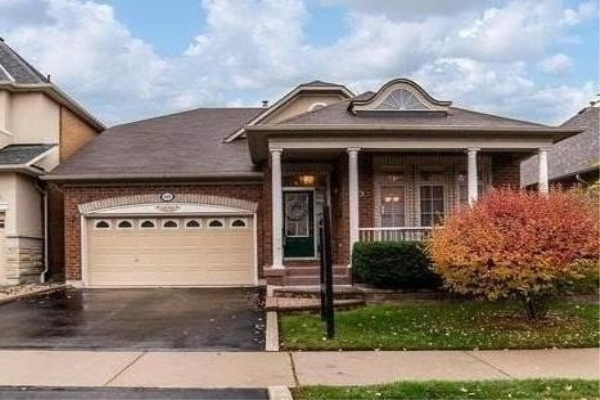 1668 Goldenridge Rd, Pickering