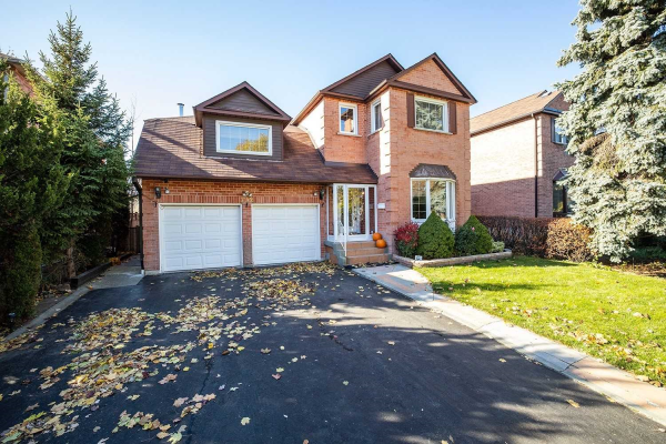 532 Rosebank Rd S, Pickering