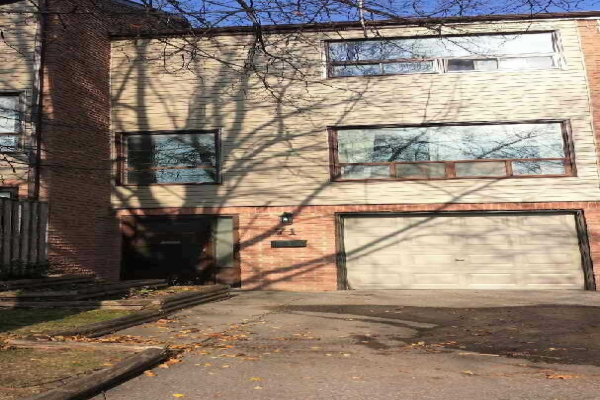 71 Parklane Circ, Clarington