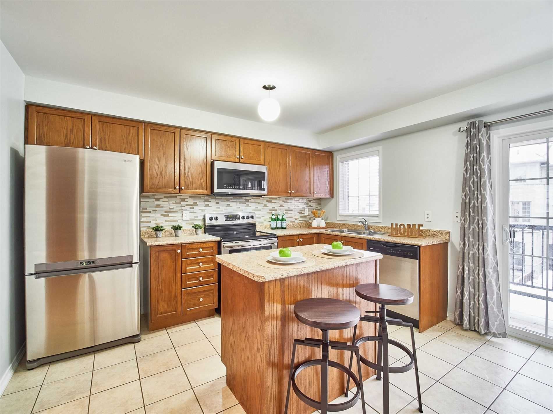 958 Audley Rd N