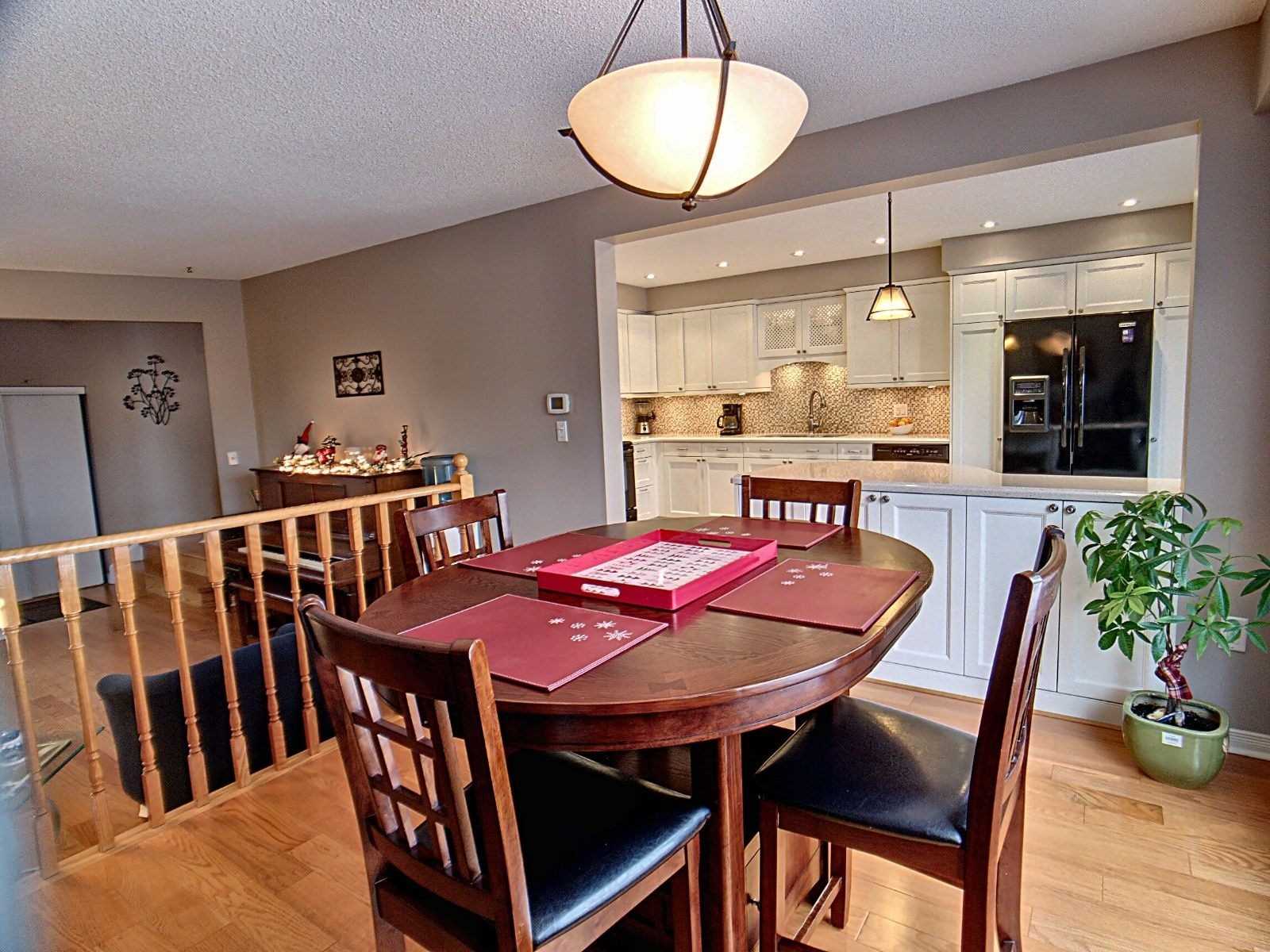 1010 Rowntree Cres