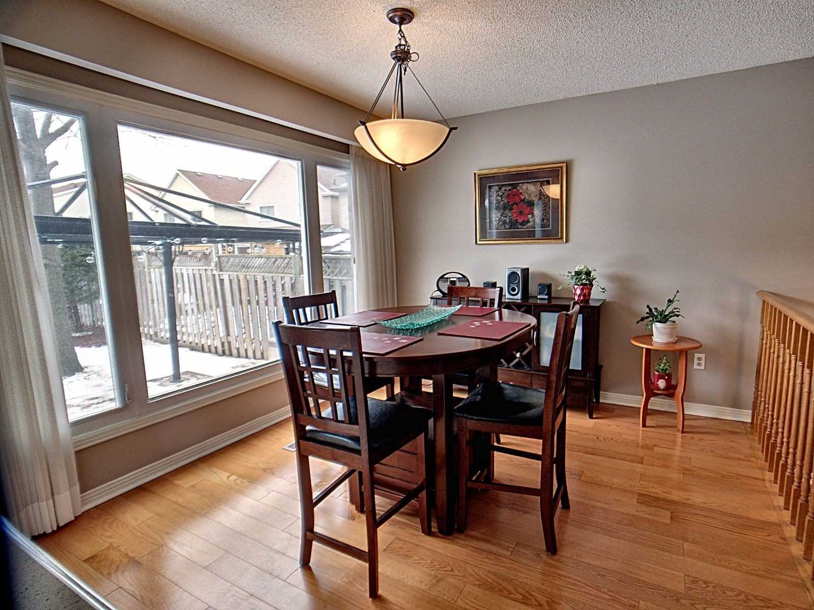 1010 Rowntree Cres
