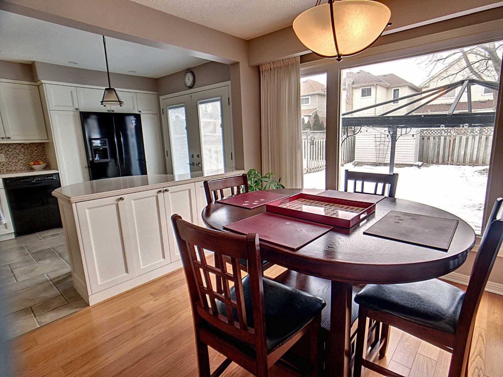 1010 Rowntree Cres