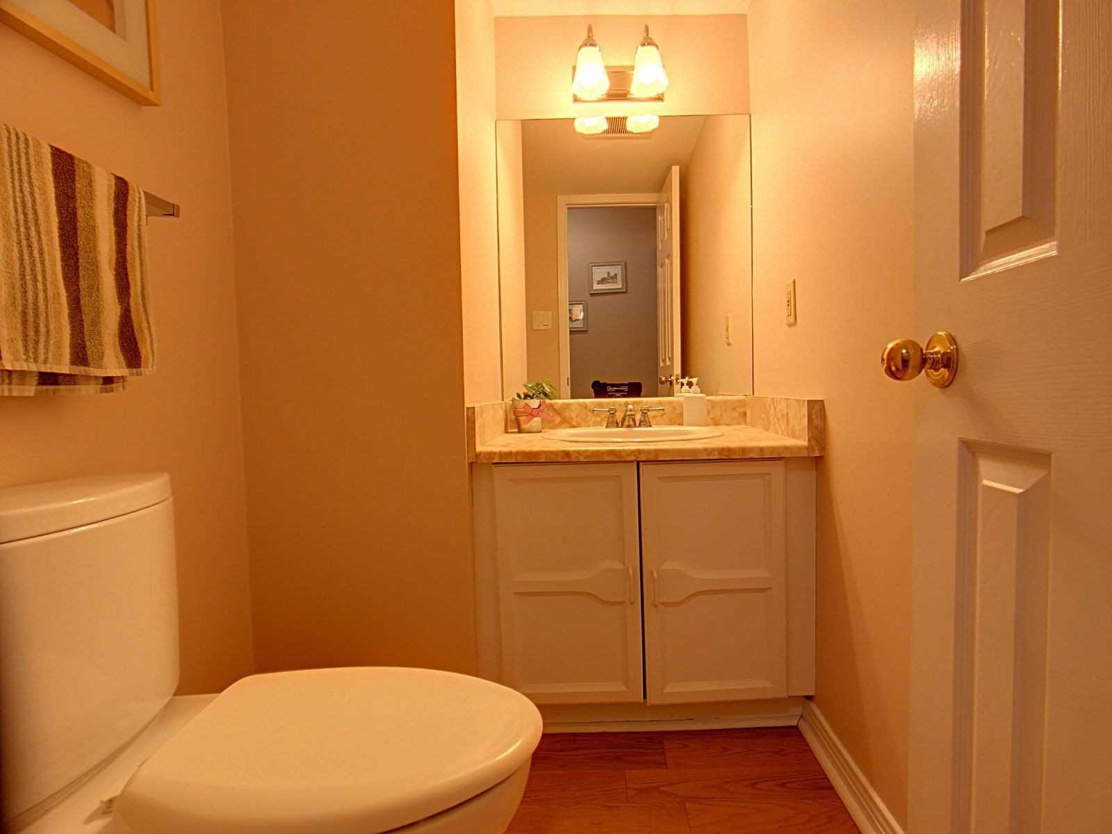 1010 Rowntree Cres