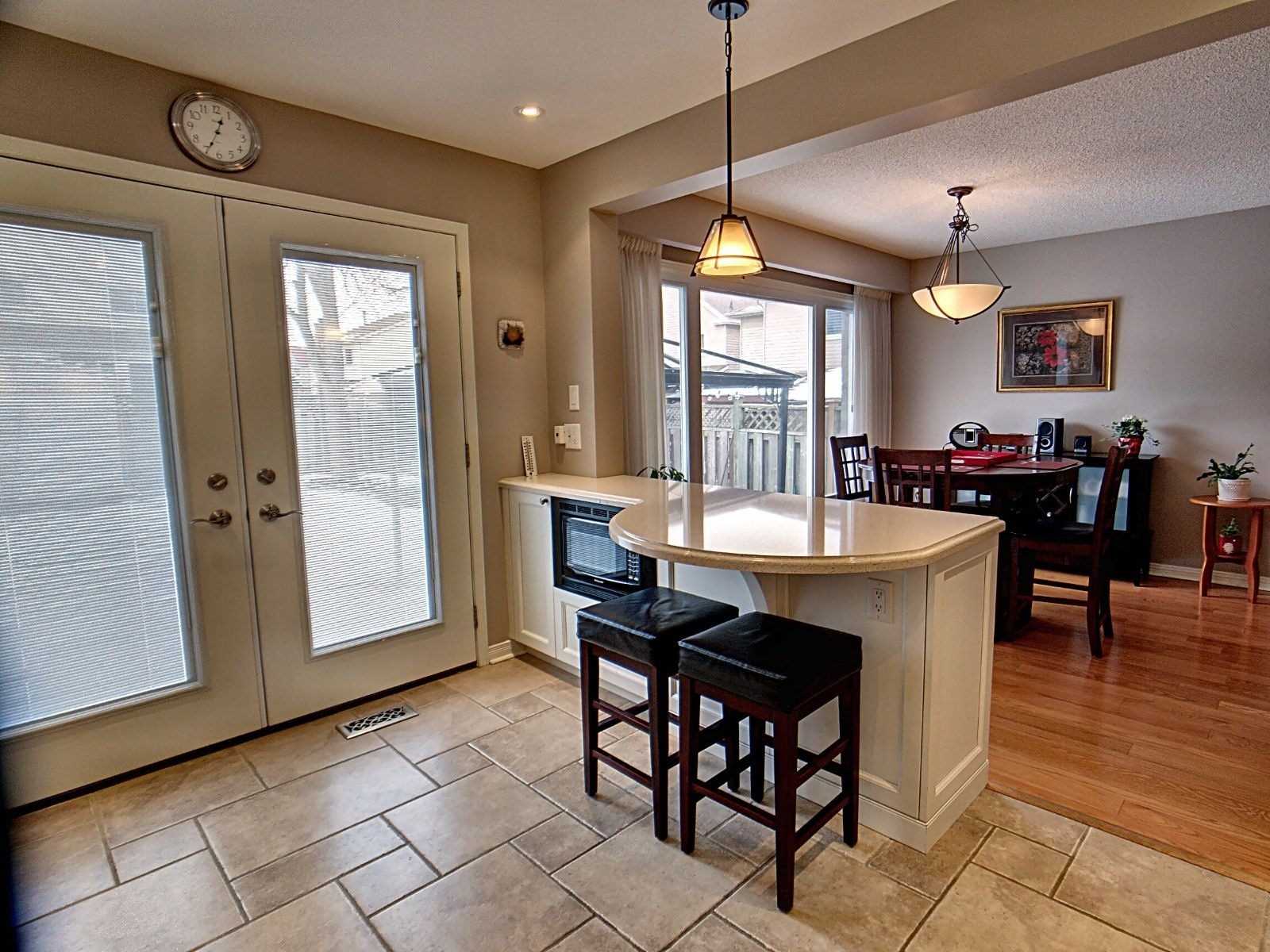 1010 Rowntree Cres