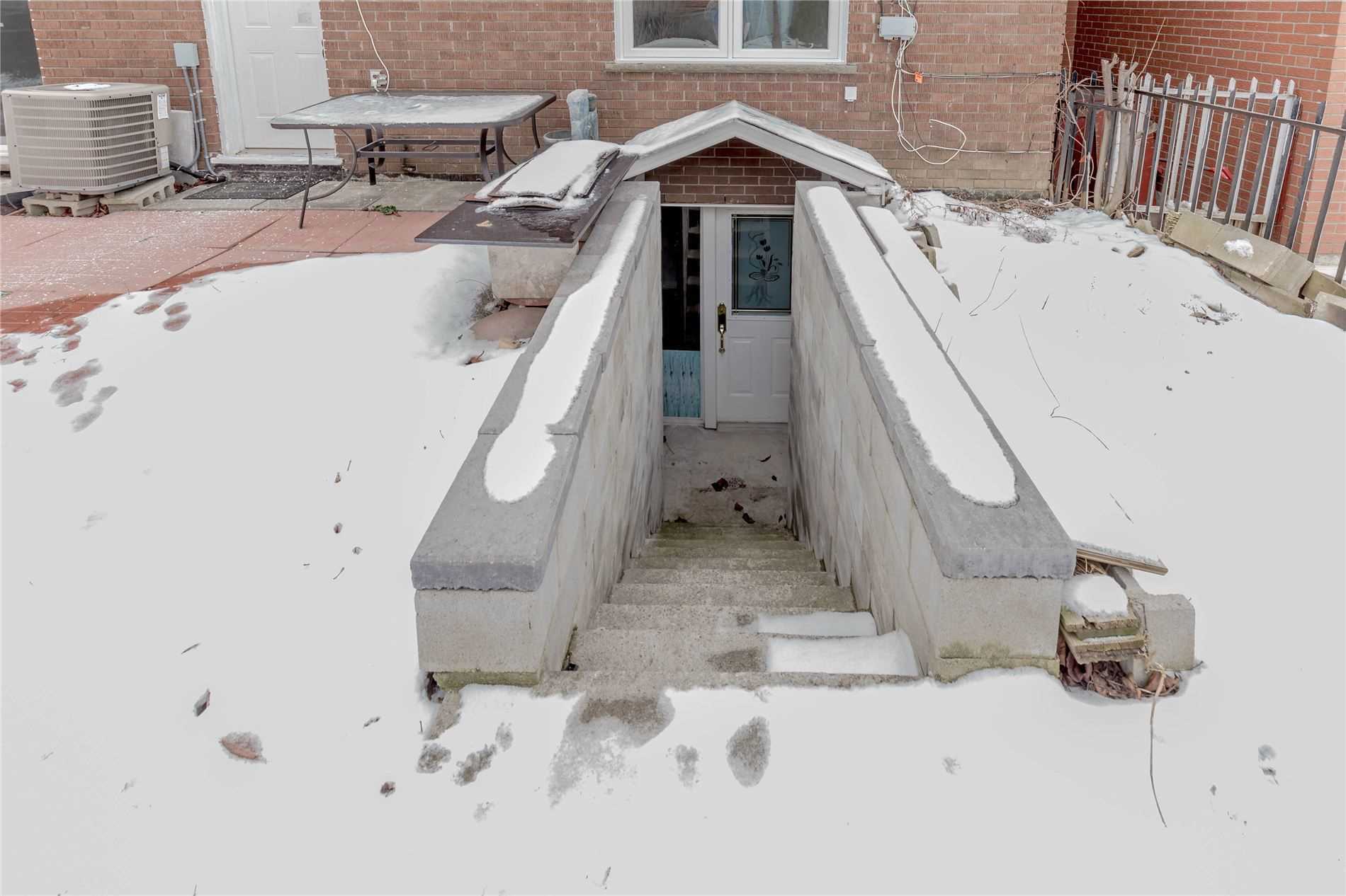 44 Malta St