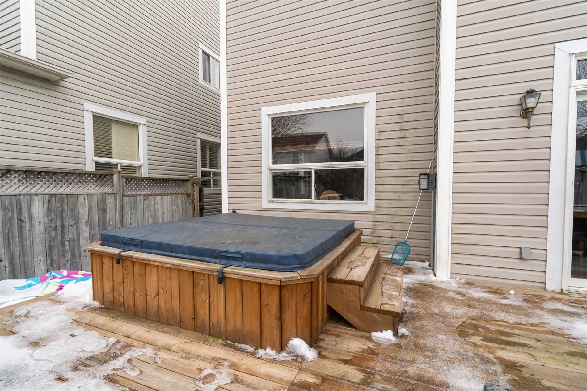 67 Charest Pl
