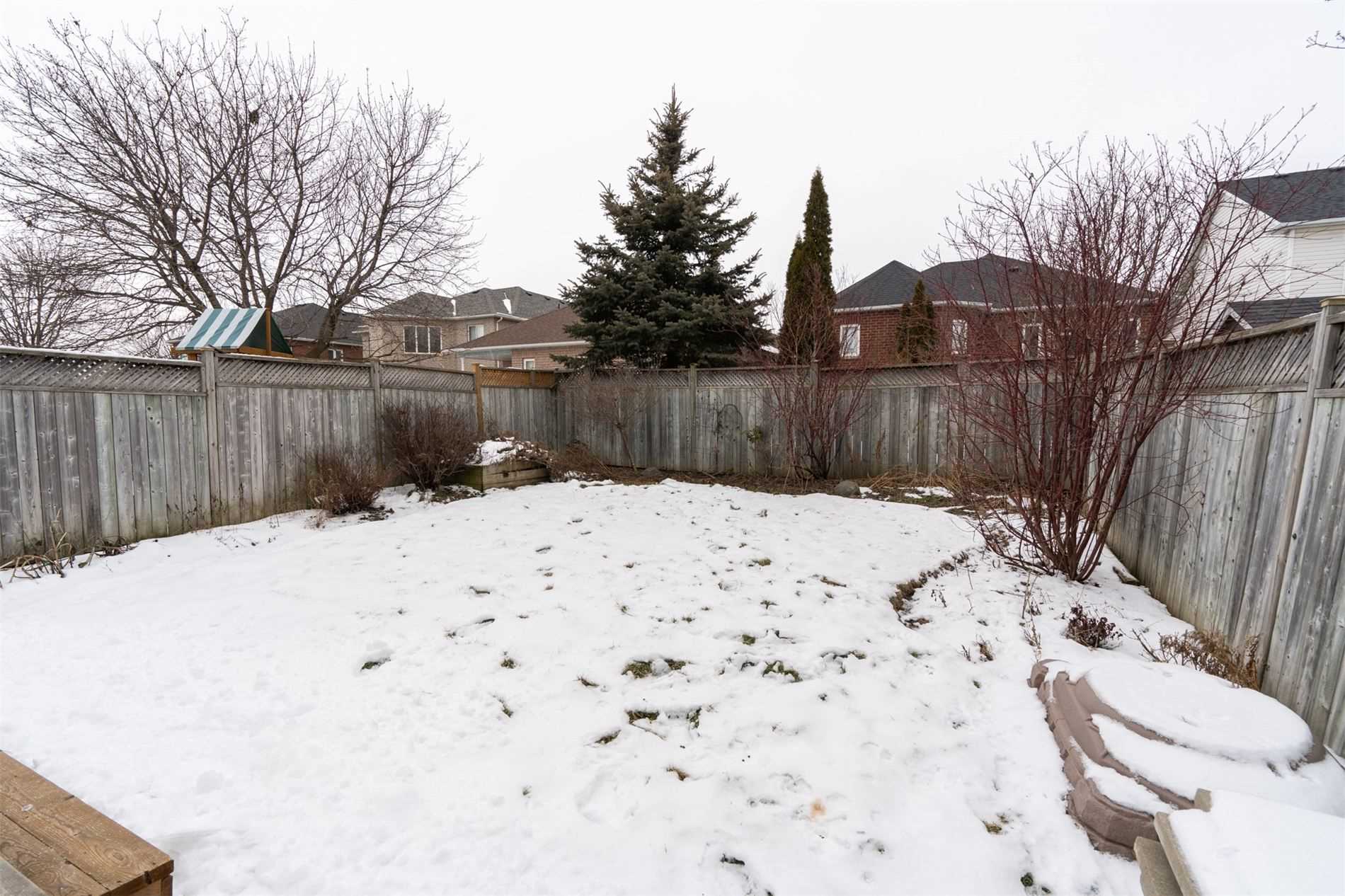 67 Charest Pl