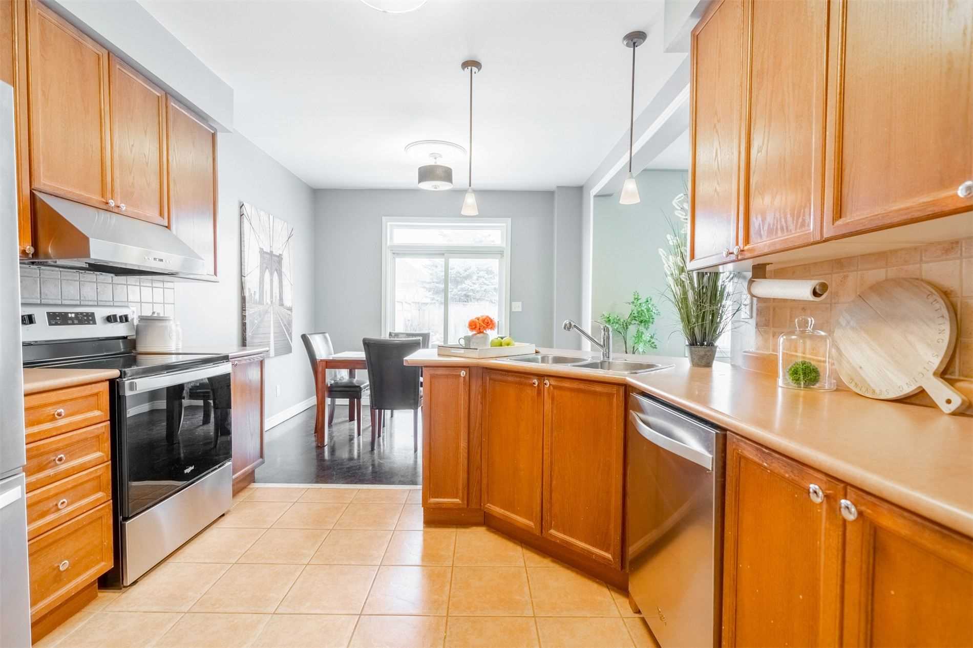 67 Charest Pl