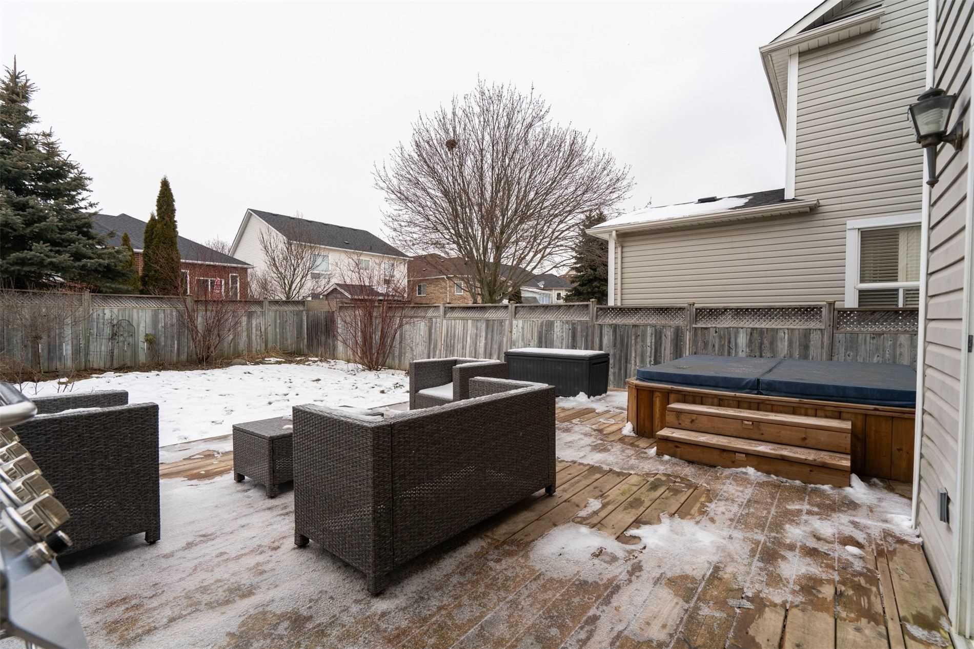 67 Charest Pl