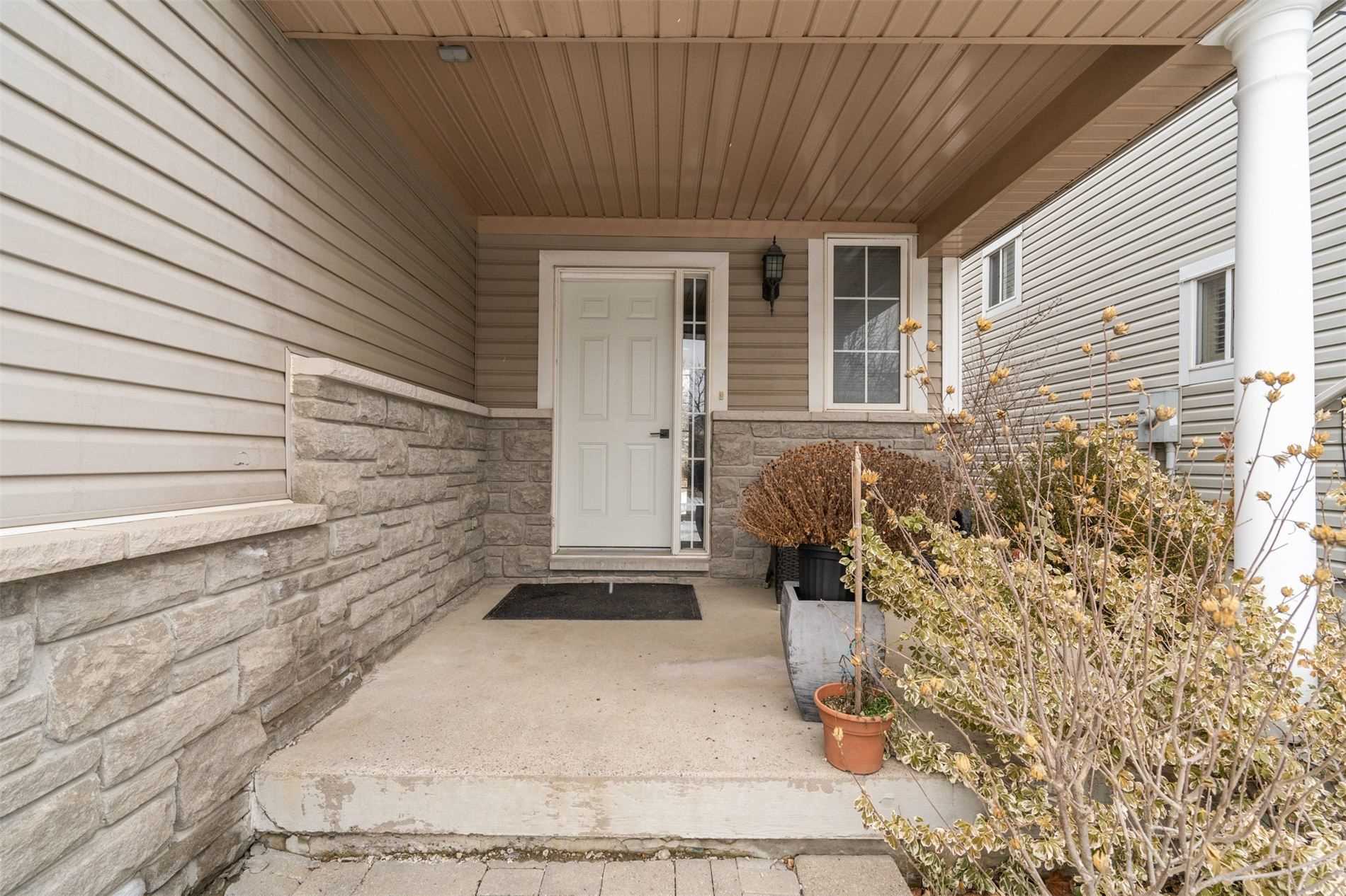 67 Charest Pl