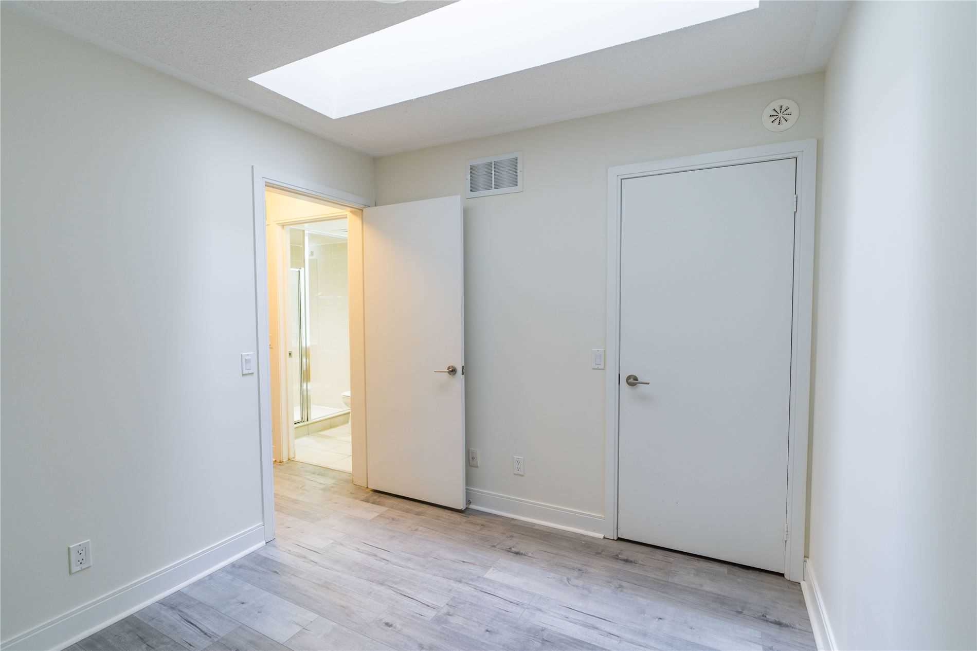295 Village Green Sq, #60