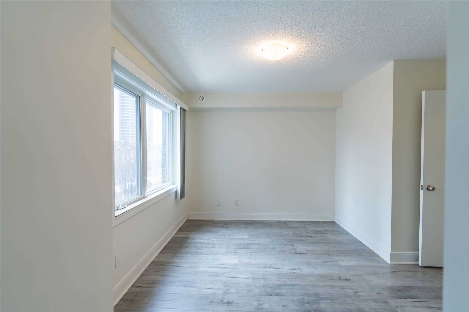 295 Village Green Sq, #60