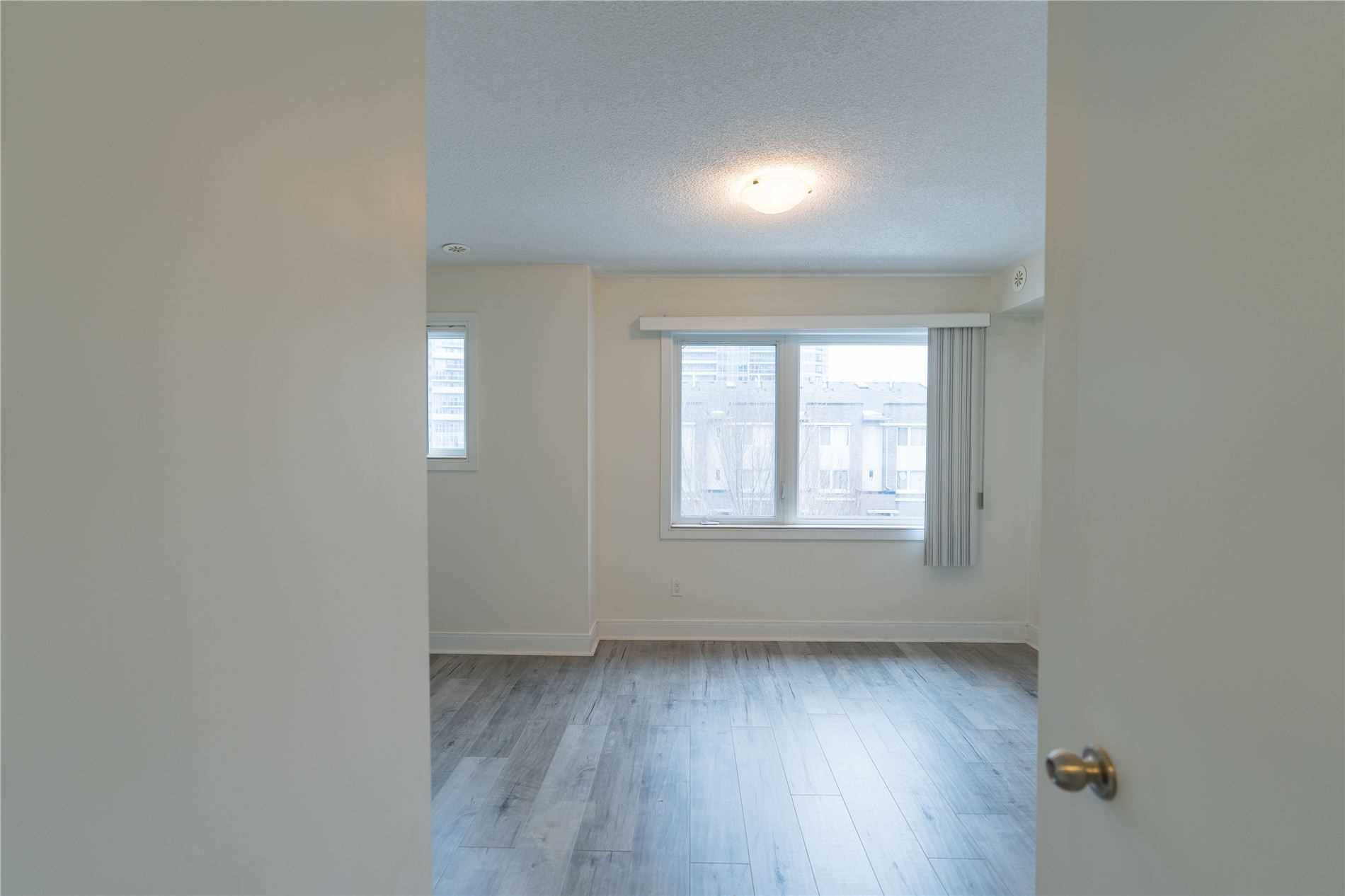 295 Village Green Sq, #60