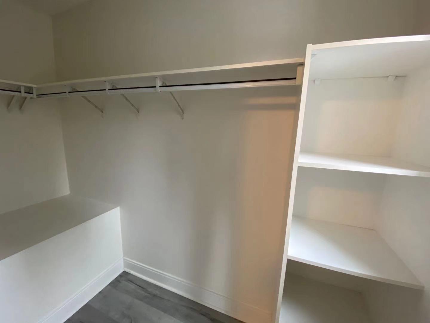 295 Village Green Sq, #60