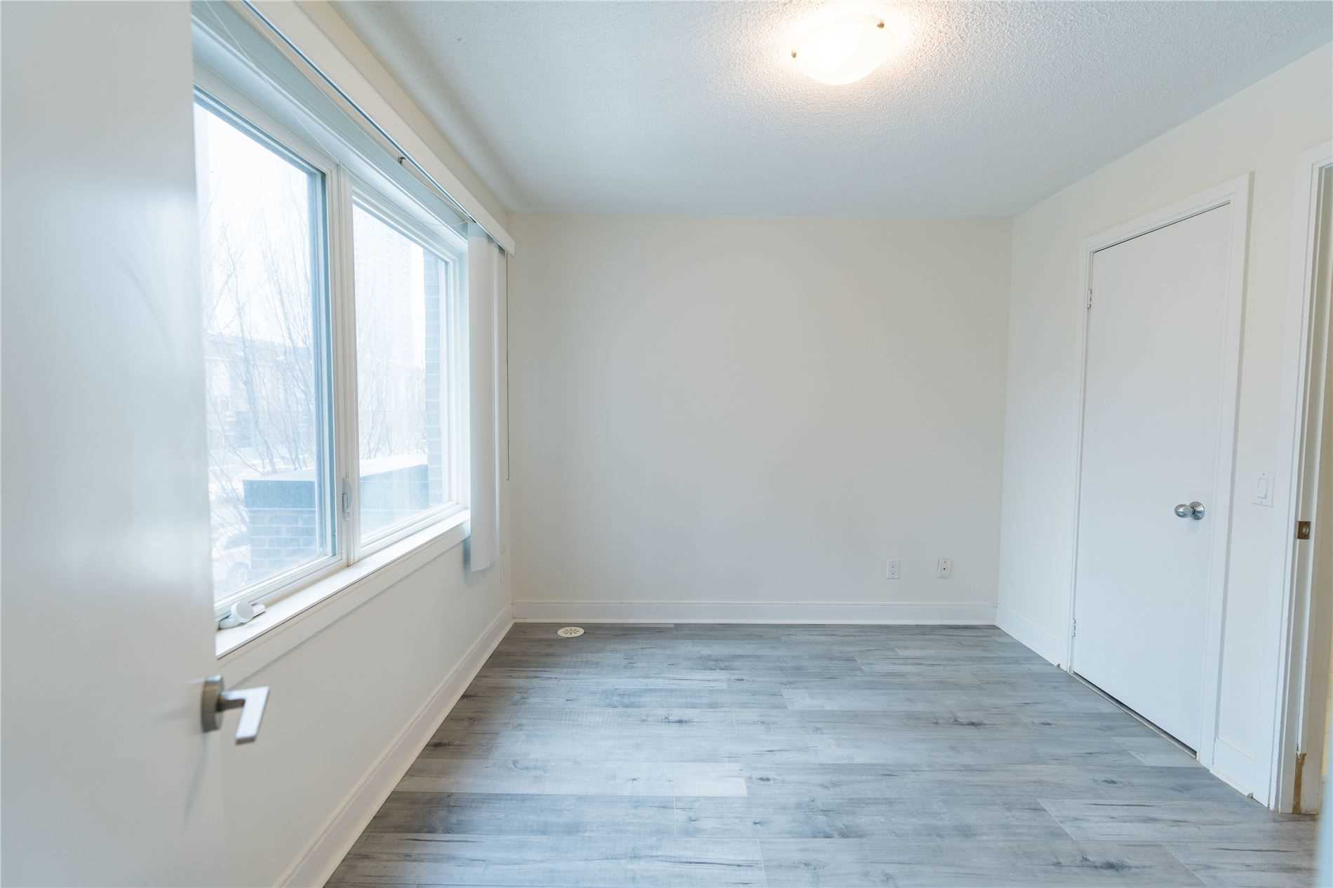 295 Village Green Sq, #60
