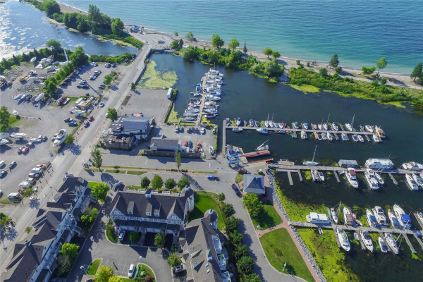 1295 Wharf St, Pickering