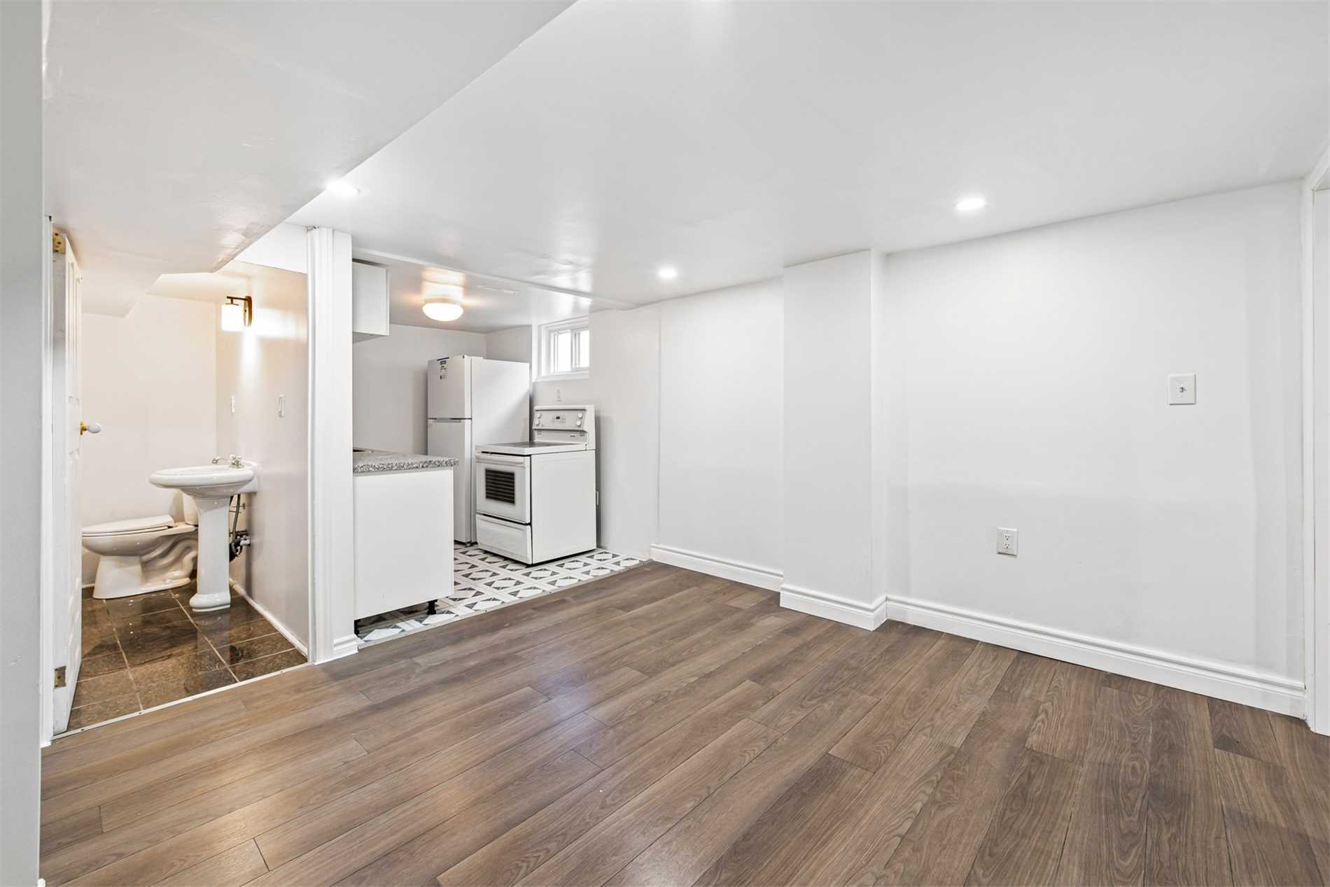 92 Sandown Ave